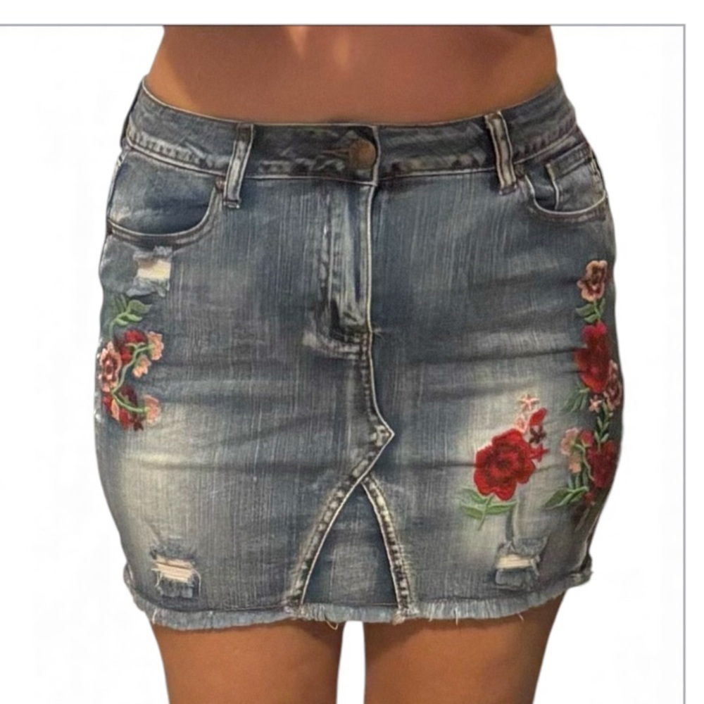 VIP Embroidered Jean Skirt L - Picture 4 of 5